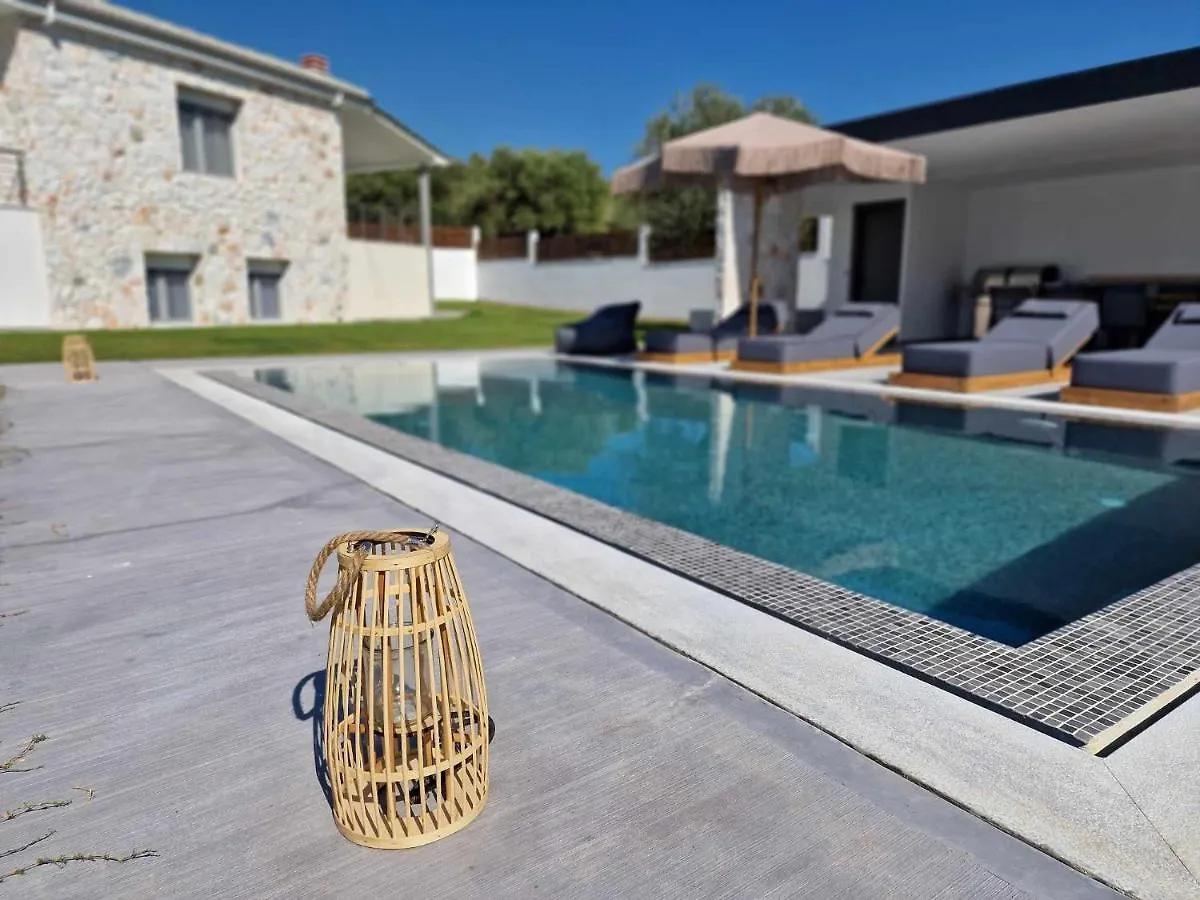 Villa Hillside Pefkohori اليونان