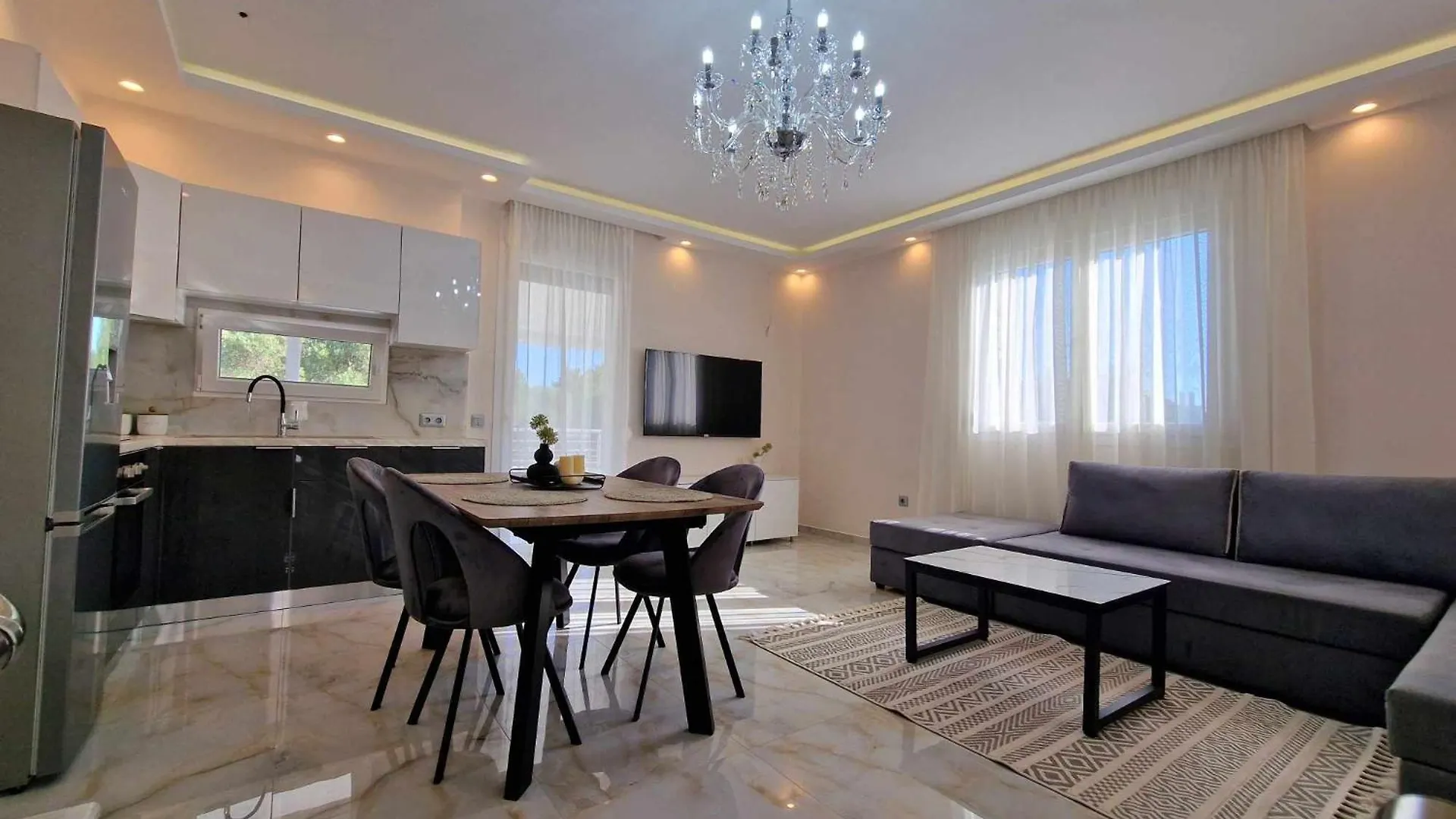 Villa Hillside Pefkohori  بيفكوهوري